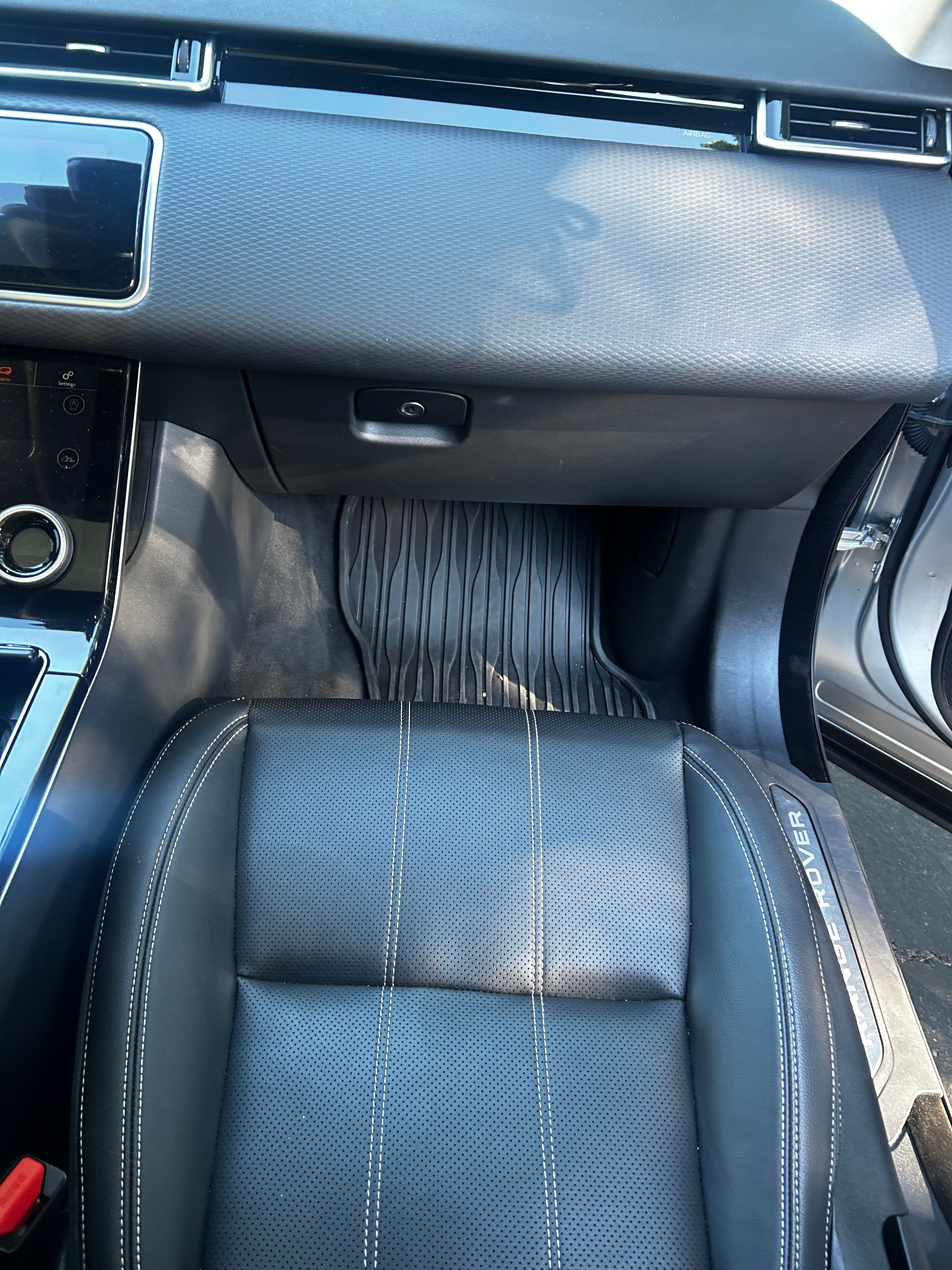 Used 2019 Land Rover Range Rover Velar S AWD/4WD image 6