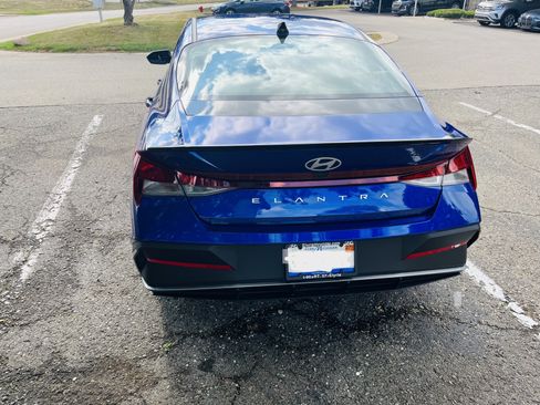 Used 2025 Hyundai Elantra Sport FWD image 16