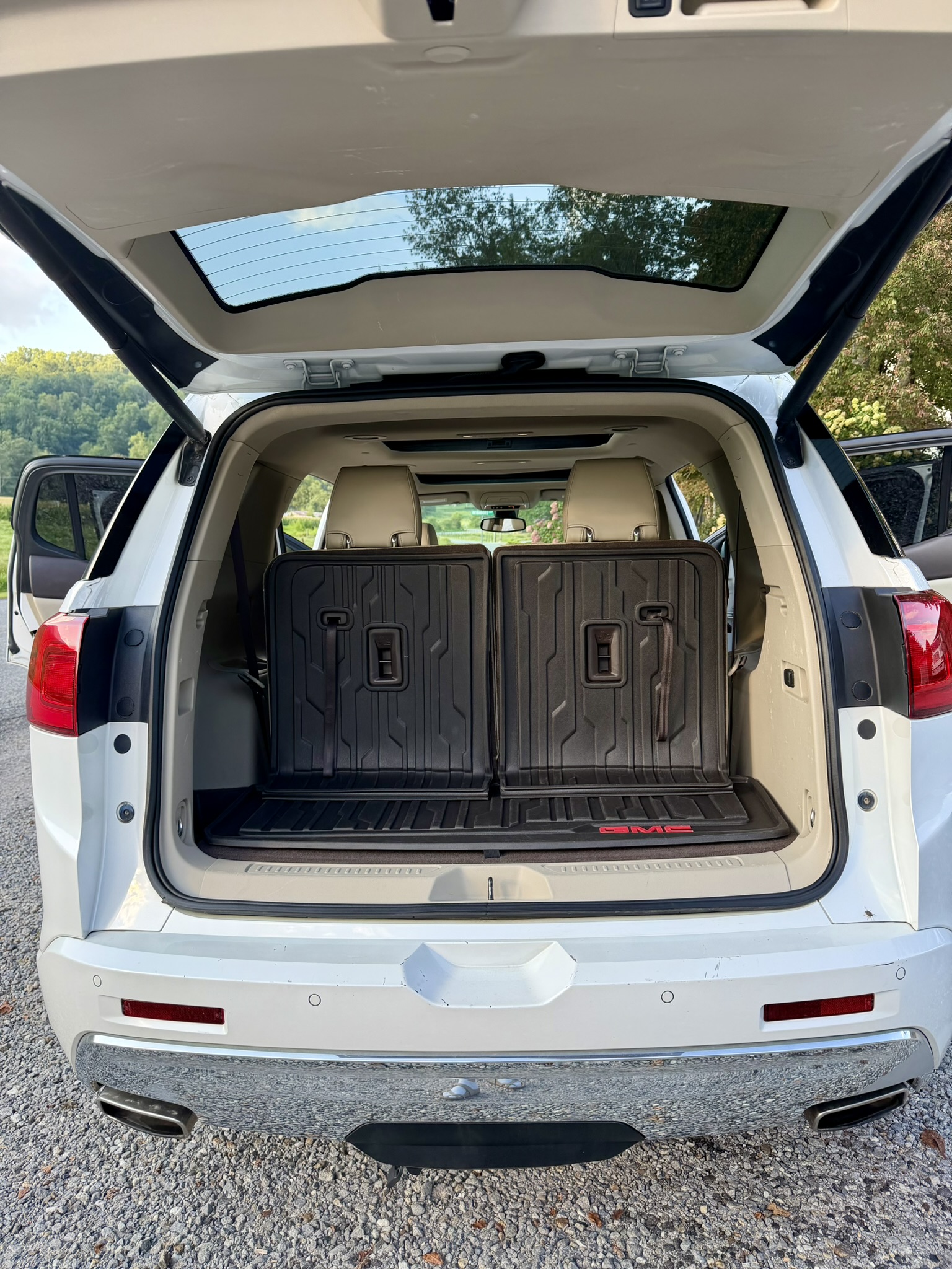 Used 2017 GMC Acadia Denali FWD image 18