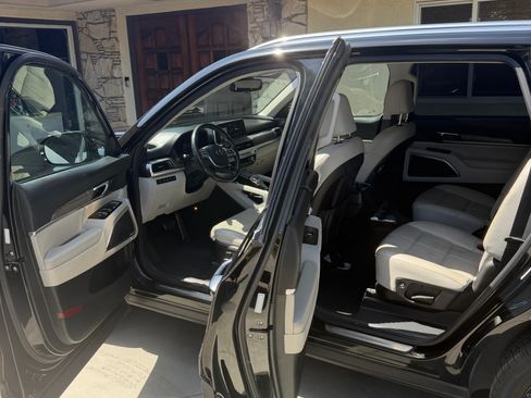 Used 2020 Kia Telluride SX w/ Towing Package FWD image 10