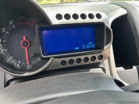 Used 2015 Chevrolet Sonic LT image 9