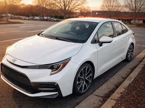 Used 2022 Toyota Corolla SE image 1