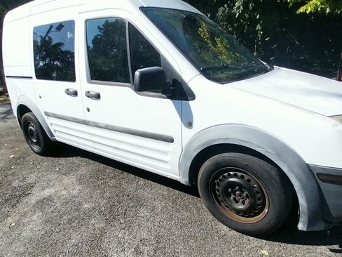 Used 2010 Ford Transit Connect XL image 1