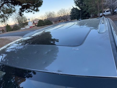 Used 2011 Jeep Grand Cherokee Overland image 32