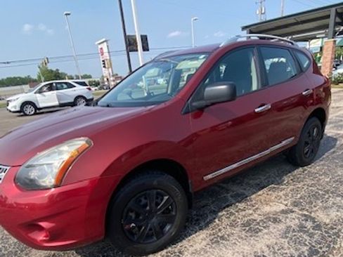 Used 2014 Nissan Rogue S w/ Convenience Package image 2