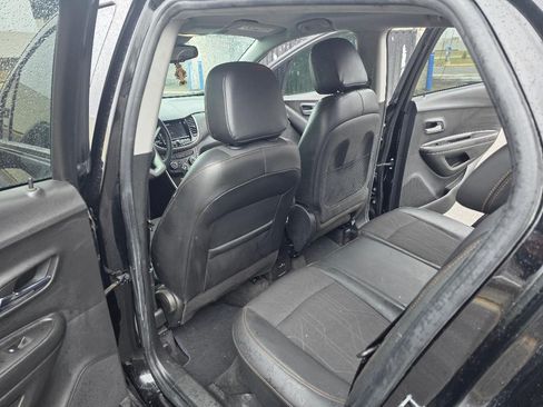 Used 2021 Chevrolet Trax LT w/ Driver Confidence Package image 6