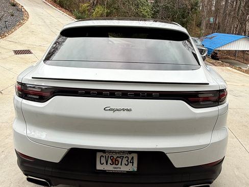 Used 2021 Porsche Cayenne Sport Utility 4D image 4