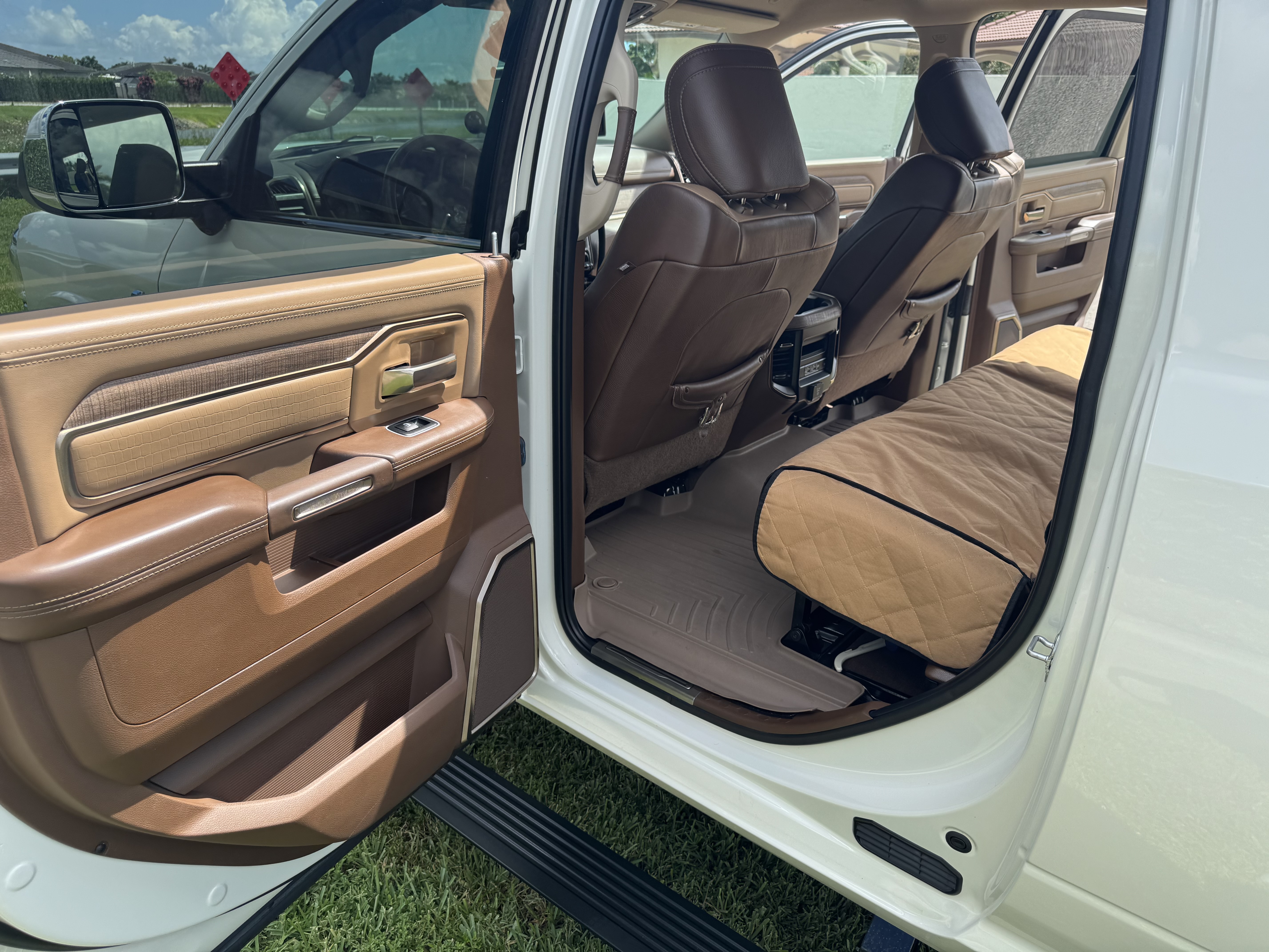 Used 2020 RAM 3500 Limited AWD/4WD image 15