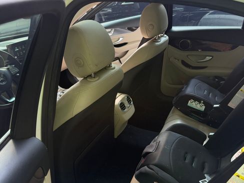 Used 2015 Mercedes-Benz C 300 Sedan image 5