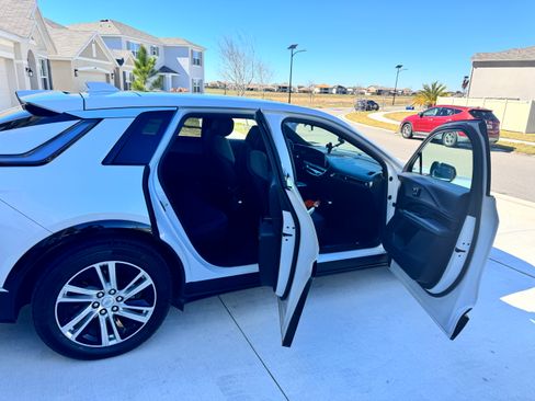 Used 2024 Cadillac Lyriq Tech image 14