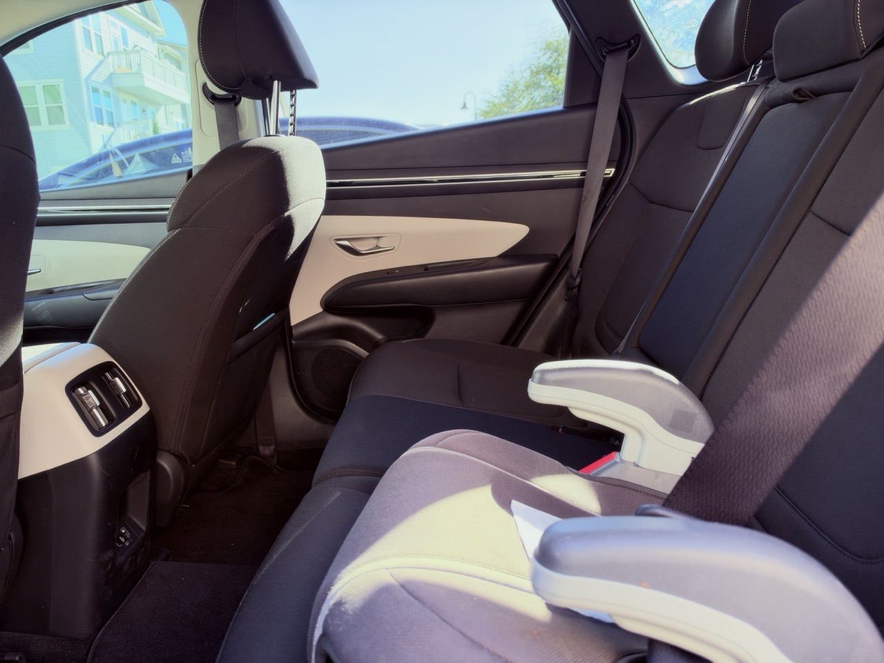 Used 2022 Hyundai Tucson SEL FWD image 2