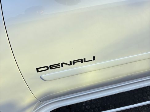 Used 2007 GMC Envoy Denali image 5