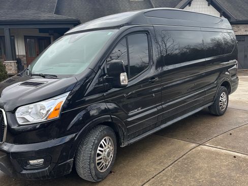 Used 2021 Ford Transit 150 Low Roof AWD image 4