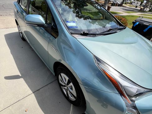 Used 2016 Toyota Prius Three w/ Advanced Technology Package FWD image 1