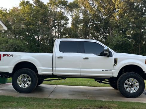 Used 2017 Ford F250 Platinum w/ Platinum Ultimate Package AWD/4WD image 16