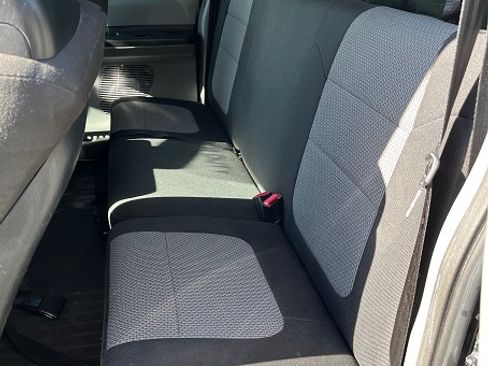 Used 2005 Ford F250 XLT image 12