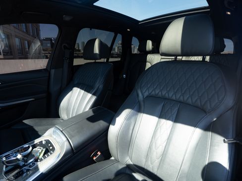 Used 2020 BMW X5 M50i w/ Executive Package image 15