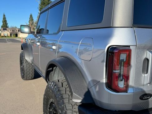 Used 2023 Ford Bronco Badlands image 13