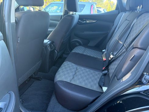 Used 2021 Nissan Rogue Sport SV image 13