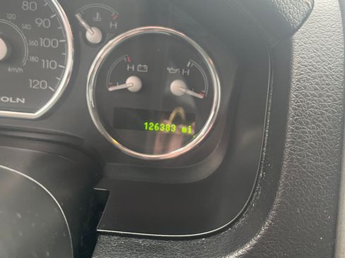 Used 2007 Lincoln Mark LT 2WD image 4