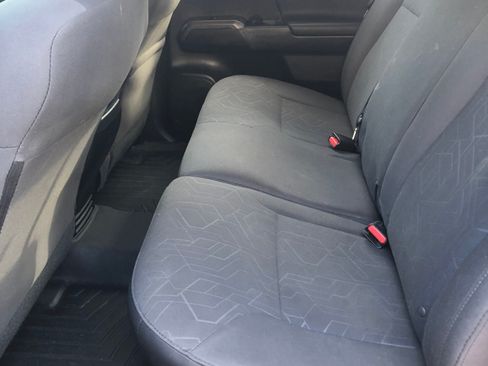 Used 2017 Toyota Tacoma TRD Sport image 13