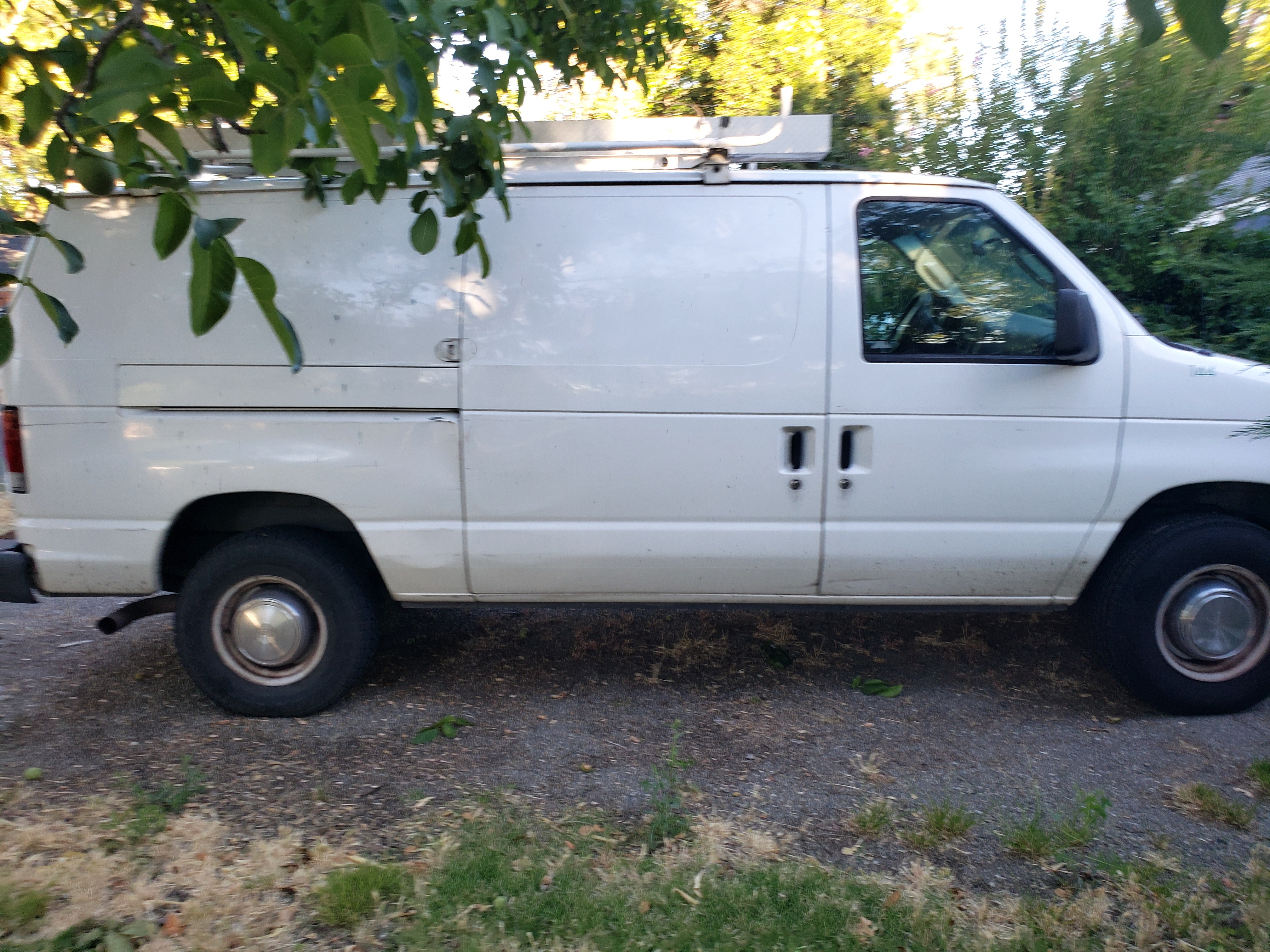 Used 2006 Ford E-350 and Econoline 350 Super Duty RWD image 5