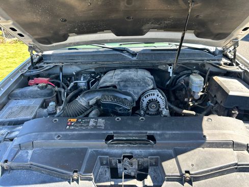 Used 2011 Chevrolet Suburban LT AWD/4WD image 13
