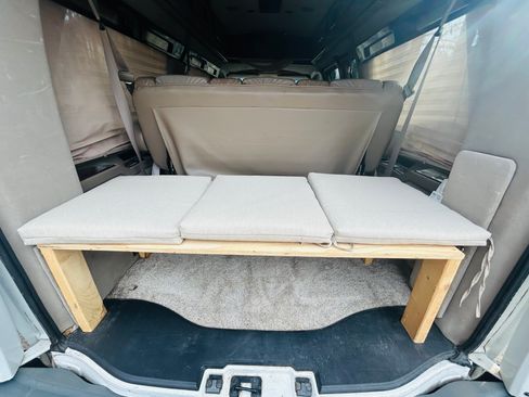 Used 2002 Chevrolet Express 1500 w/ LS Preferred Equipment Group image 19