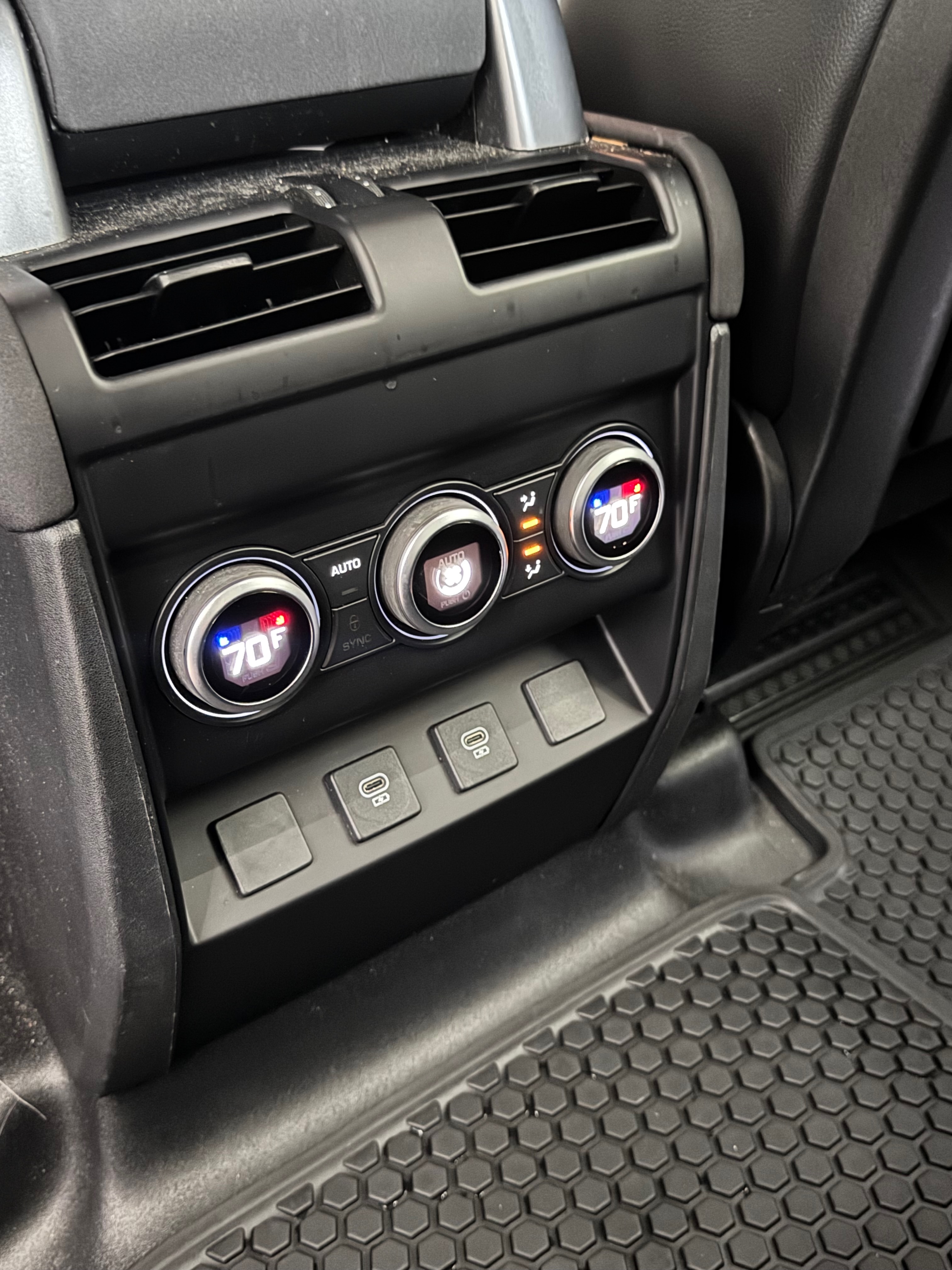 Used 2023 Land Rover Defender 110 S AWD/4WD image 18