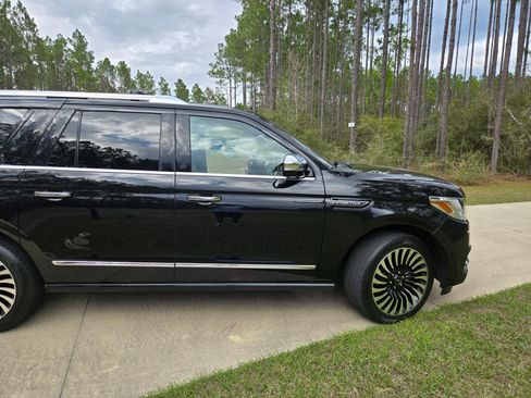 Used 2019 Lincoln Navigator L Black Label w/ Cargo Package image 8