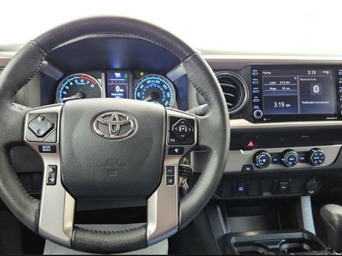 Used 2018 Toyota Tacoma SR5 image 16