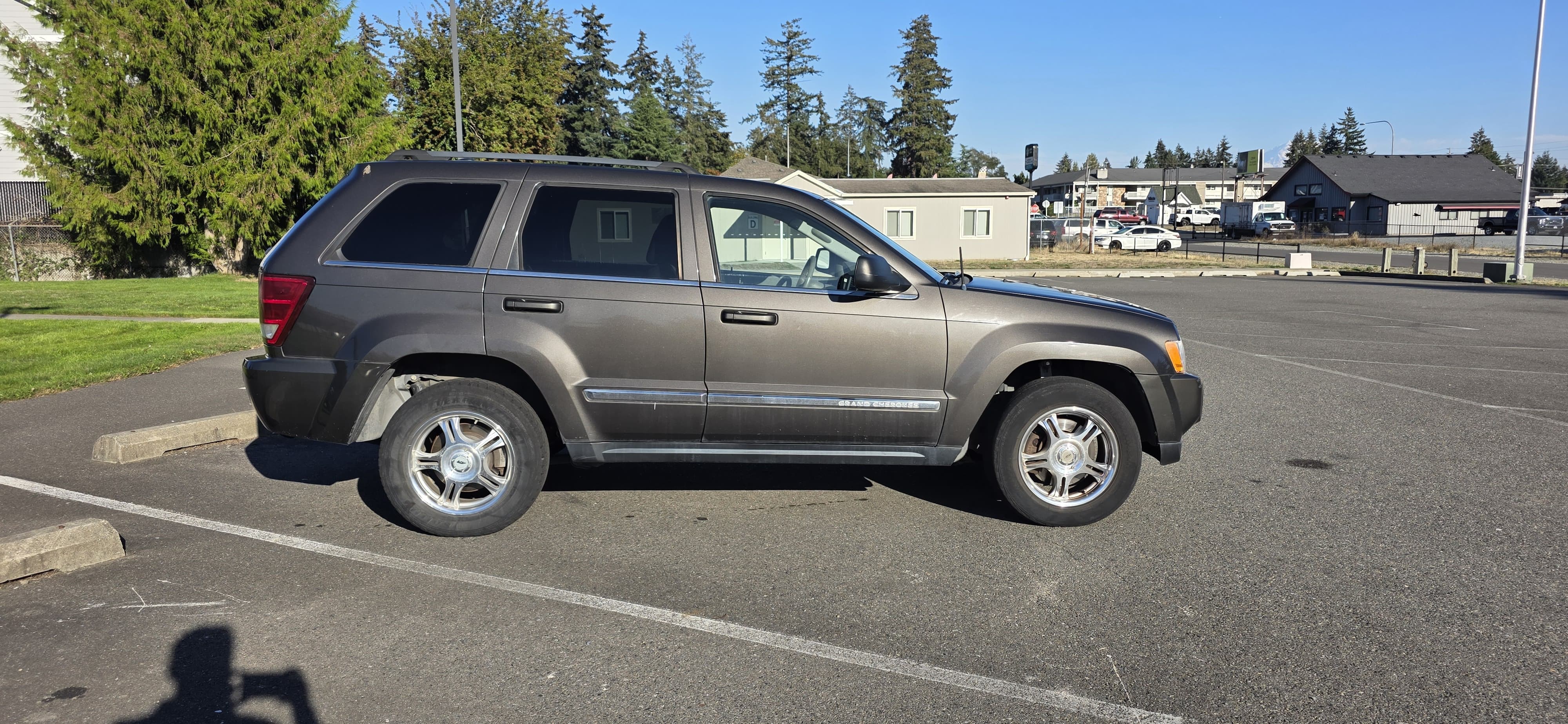 Used 2005 Jeep Grand Cherokee Limited w/ Trailer Tow Group IV AWD/4WD image 4