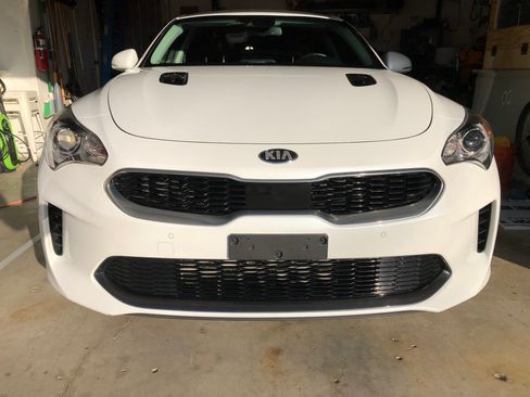 Used 2018 Kia Stinger RWD image 11