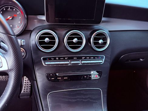 Used 2019 Mercedes-Benz GLC 300 image 10