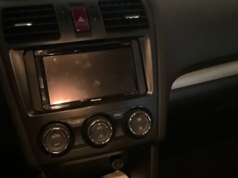 Used 2014 Subaru Crosstrek 2.0i Limited image 3