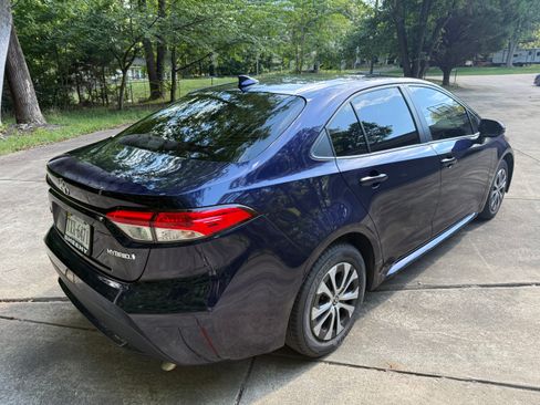 Used 2022 Toyota Corolla LE FWD image 4