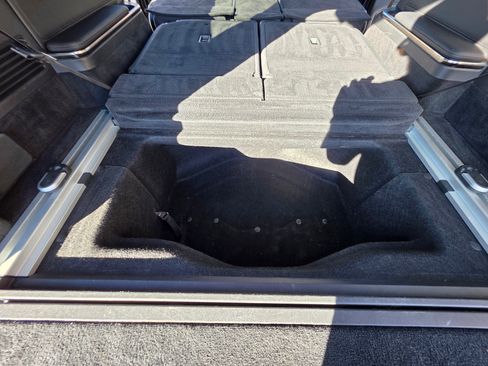 Used 2023 Rivian R1S Adventure image 30