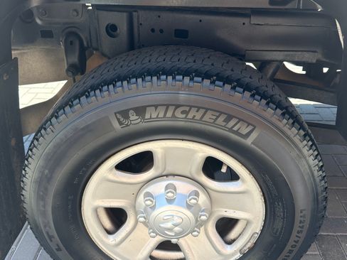 Used 2017 RAM 2500 Tradesman AWD/4WD image 9