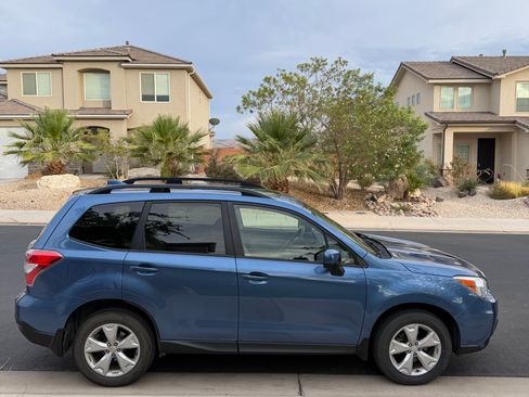 Used 2016 Subaru Forester 2.5i Premium AWD/4WD image 4