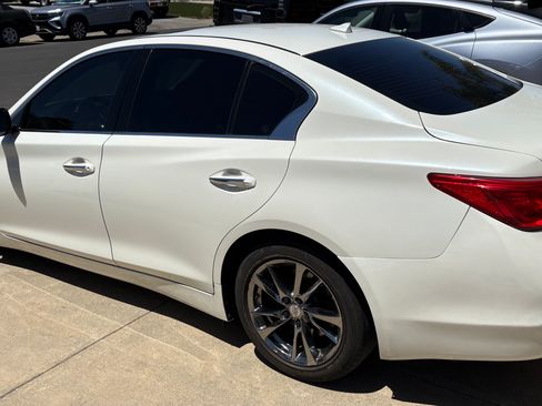 Used 2017 INFINITI Q50 Signature Edition w/ Cargo Package (L95) RWD image 5