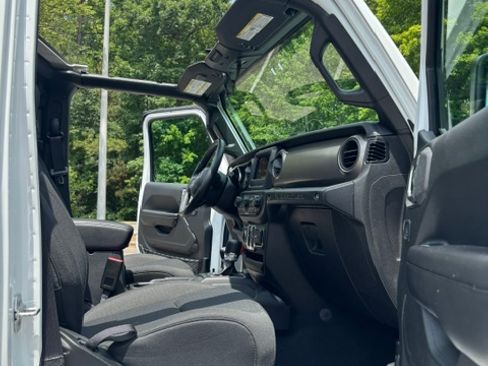 Used 2019 Jeep Wrangler Unlimited Sport S AWD/4WD image 9
