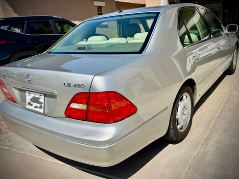 Used 2002 Lexus LS 430 RWD image 5