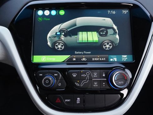 Used 2018 Chevrolet Bolt LT FWD image 24