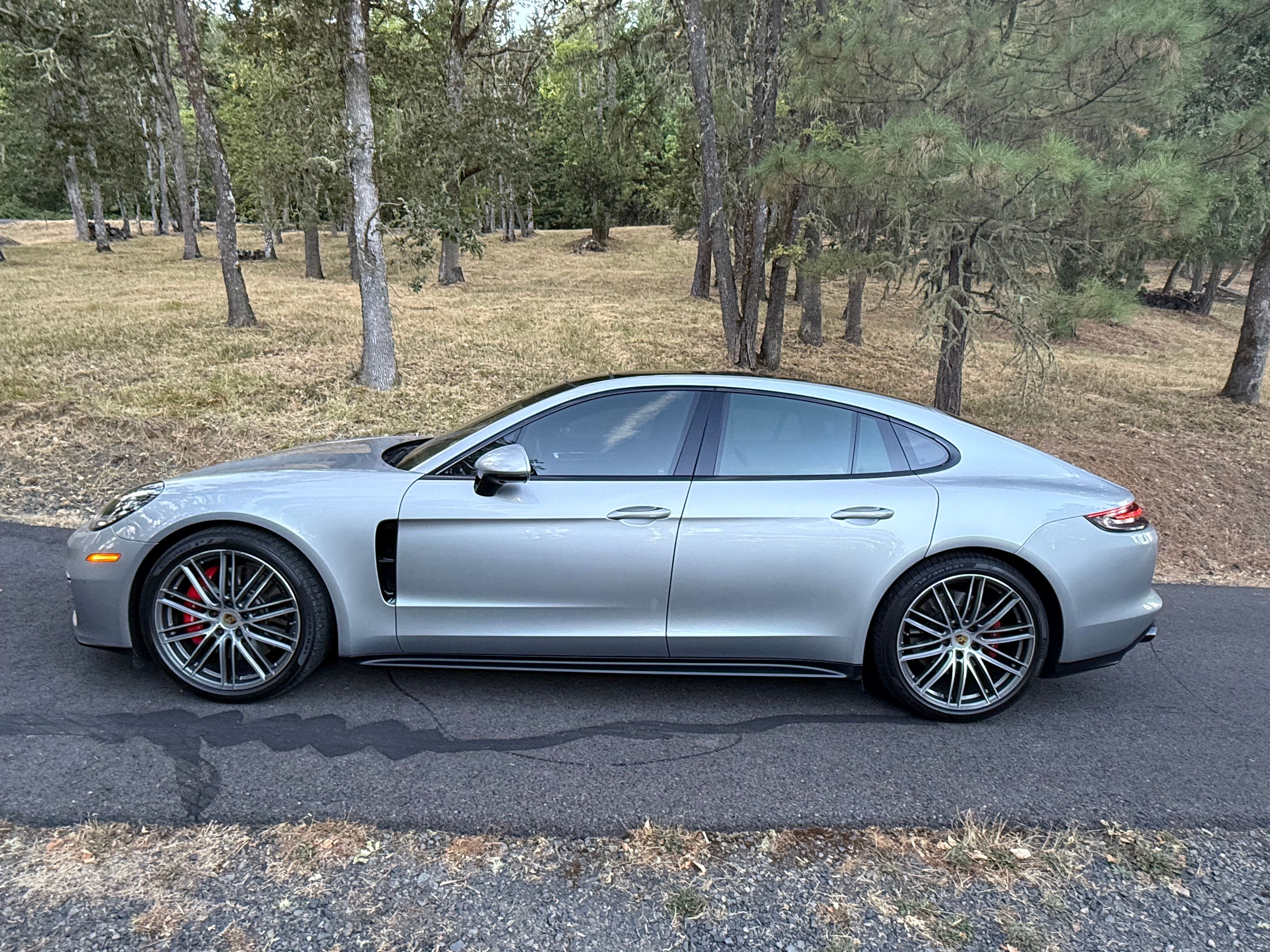 Used 2019 Porsche Panamera GTS AWD/4WD image 4
