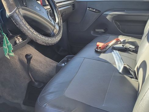 Used 1993 Ford F150 XL image 9