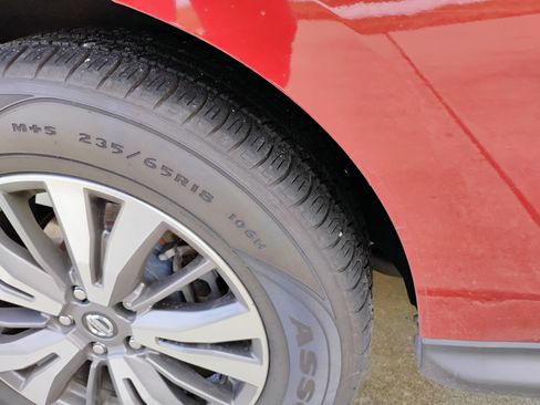 Used 2017 Nissan Pathfinder S image 8