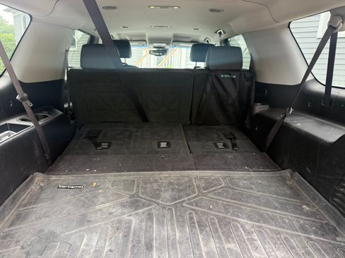 Used 2017 Chevrolet Suburban LT AWD/4WD image 11