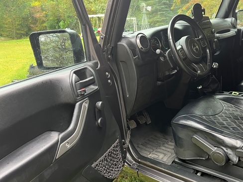 Used 2018 Jeep Wrangler Sport image 20