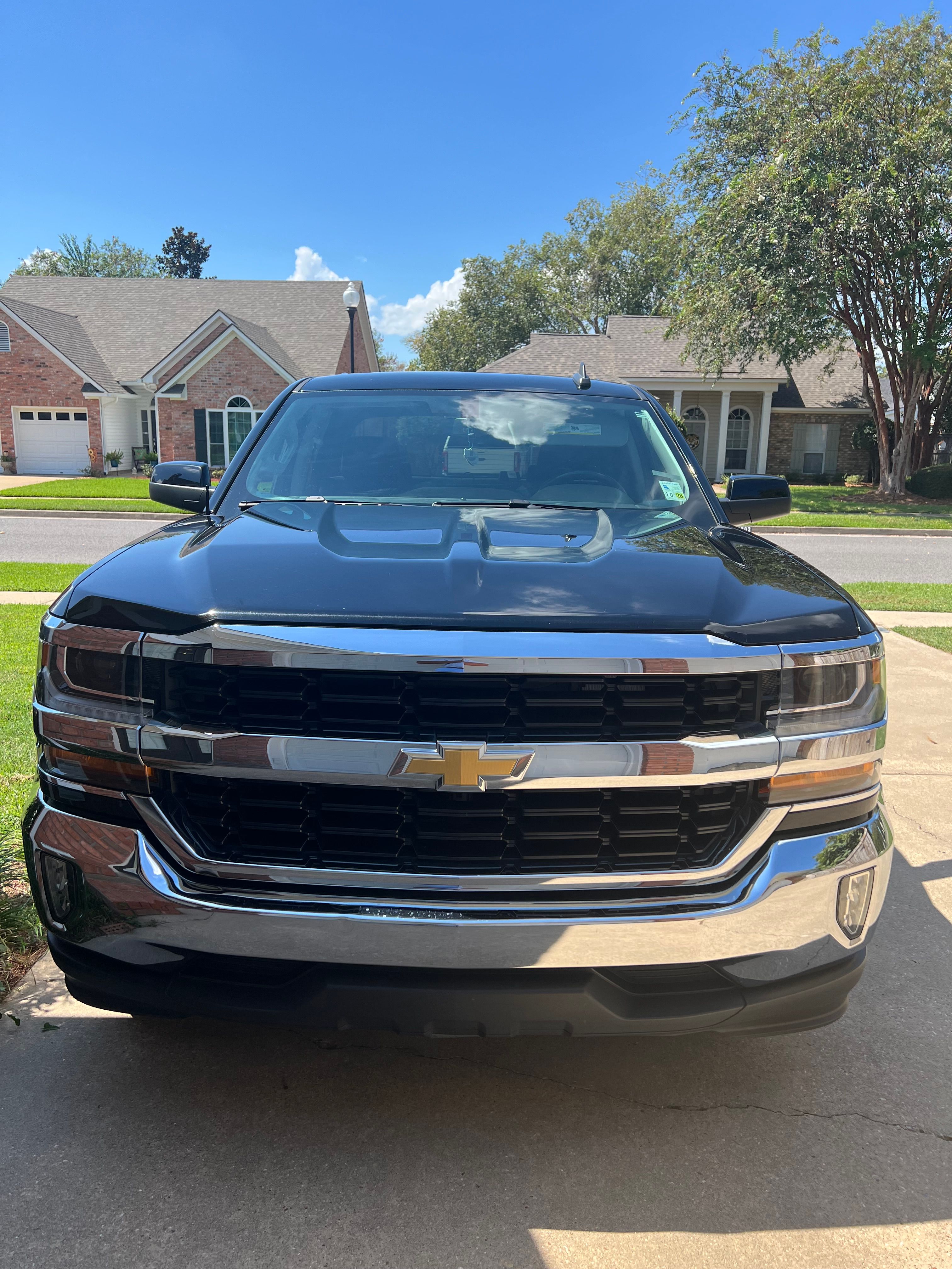 Used 2018 Chevrolet Silverado 1500 LT w/ Texas Edition RWD image 4
