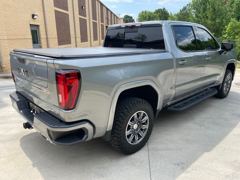 Used 2024 GMC Sierra 1500 AT4 w/ Technology Package AWD/4WD image 8